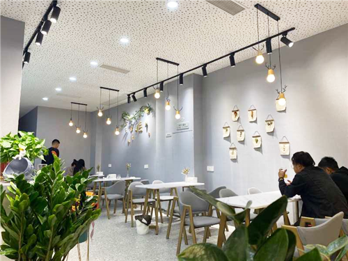 輕食店開業